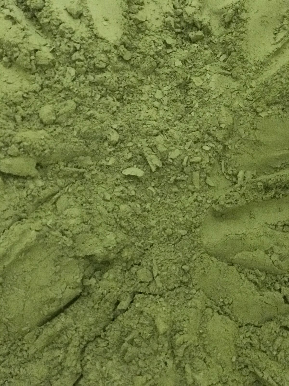 The Process of Powdering into Kratom Powder